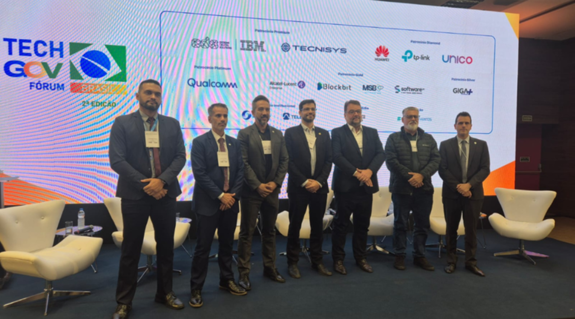 MCom reforça compromisso com a inclusão digital de brasileiros em áreas remotas durante evento sobre conectividade