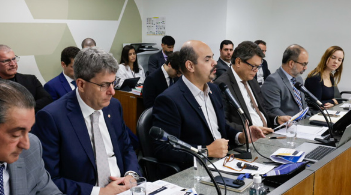 Minuto Agência Minas: ações do Estado para adesão ao Propag e despacho para operação do Hospital Regional de Sete Lagoas.