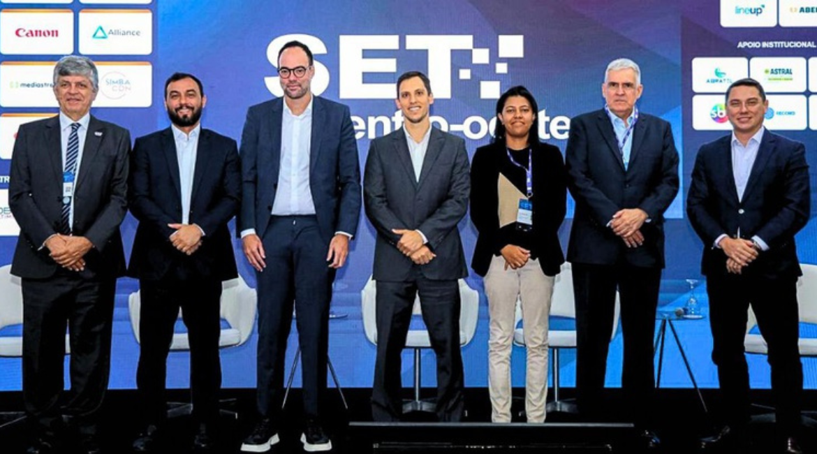 Ministério das Comunicações atualiza setor sobre financiamento da TV 3.0, licitações de emissoras comerciais e ‘televisão no celular’